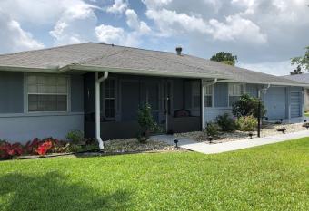 Rae   s Place has Balcony rooms