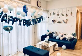 Ecopark Homestay 2pn allows 18 year olds to book a room