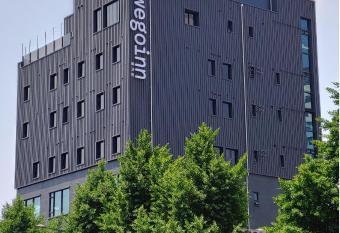 Wegoinn Hostel allows 18 year olds to book a room