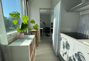 The Sunrise Apartment allows 18 year olds to book a room