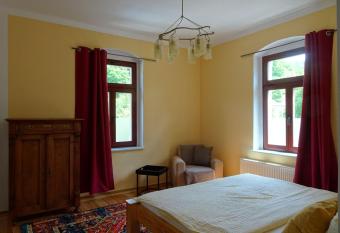 Villa-Cosel-Ferienwohnung-1-EG has Balcony rooms