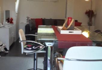 Studio 5mn VICHY allows 18 year olds to book a room