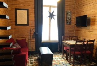 Stationmaster s studio has Balcony rooms