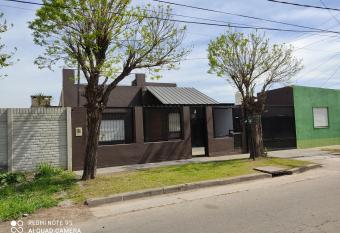 Complejo Berazategui allows 18 year olds to book a room