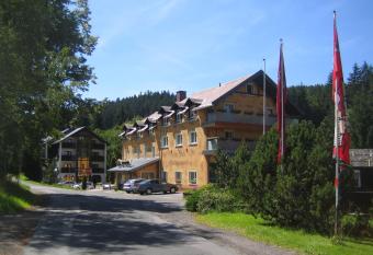 Hotel Ladenm  hle has Balcony rooms