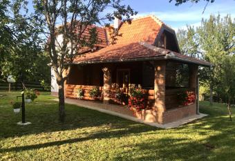 Seosko doma  instvo Bond  uli   has Balcony rooms