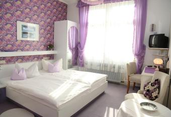 HOTEL YOGA JASMIN ehemals Hotel Eberhardt-Burghardt has Balcony rooms