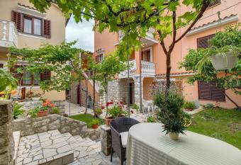 Biserka has Balcony rooms