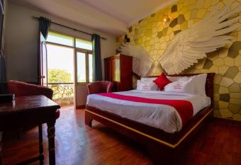 Hotel Parv allows 18 year olds to book a room