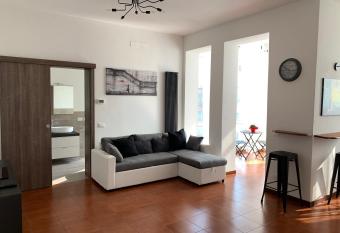 Il Loft di Vanni allows 18 year olds to book a room