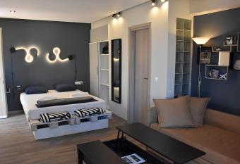 Seaside Studio Meltemi has Balcony rooms