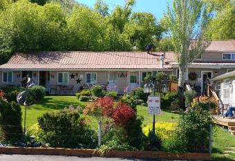 Alpaca Inn allows 18 year olds to book a room