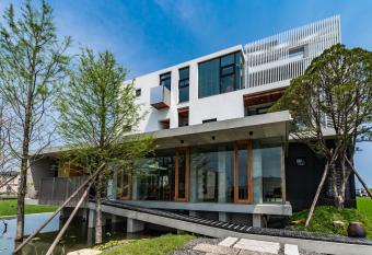 Life in Nature has Balcony rooms