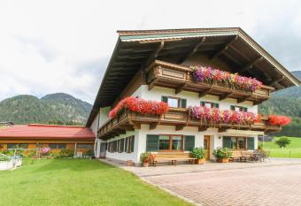 Schneiderbauer has Balcony rooms