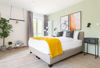 limehome Garching bei M  nchen allows 18 year olds to book a room