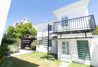 S5 at HighSoClub with Private Shuttle allows 18 year olds to book a room