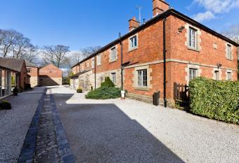 Knockerdown Cottages has Balcony rooms