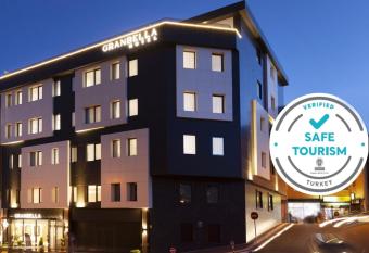 GRANBELLAHOTEL has Balcony rooms