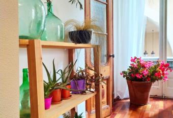 Habitaci  n en La Rambla has Balcony rooms