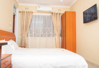 Travelodge allows 18 year olds to book a room