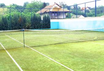 Vila Ore  ac has rooms with a private hot tub