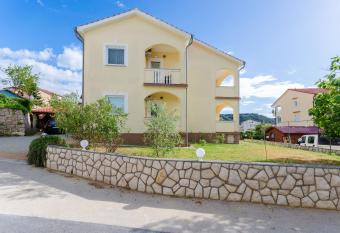 Apartments Alex has Balcony rooms