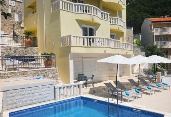 Apartments - Villa Sabrina has Balcony rooms