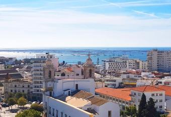 Skyline Blue Dream allows 18 year olds to book a room