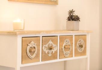 Pargas Dream has rooms with a private hot tub