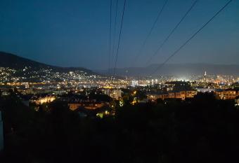 Sunny side Sarajevo has rooms with a private hot tub
