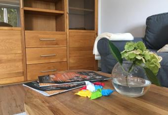 2-Zi. Wohnung in Bahnhofsn  he - 24_7 self-check-in has Balcony rooms