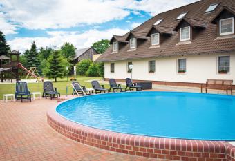 Ferien Hotel Spreewald allows 18 year olds to book a room