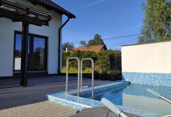 Apartm  ny U Kempu allows 18 year olds to book a room