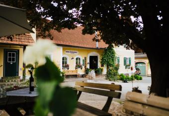 Krainerhof - Winzerzimmer has Balcony rooms