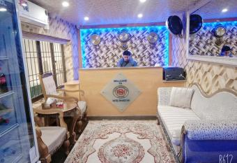 HOTEL SHANZE INN allows 18 year olds to book a room