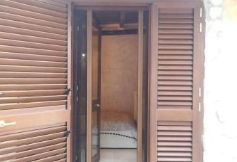 Oasi di pace a Guidonia has rooms with a private hot tub