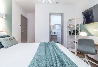 Maneki Procaccini allows 18 year olds to book a room