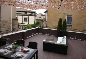Edificio Privado con Terraza has Balcony rooms