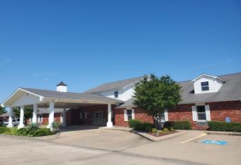 Candlelight Inn & Suites Hwy 69 Near Mcalester allows 18 year olds to book a room