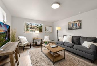 Contemporary condo in the heart of Old Town has Balcony rooms