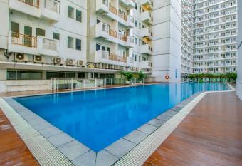 Skyland Sentul Tower Apartment has Balcony rooms