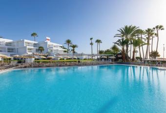 Hotel Riu Paraiso Lanzarote - All Inclusive has Balcony rooms