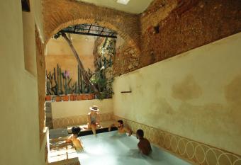 FIXIE LOFTS Slow Life Villa allows 18 year olds to book a room