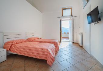 The View House has Balcony rooms