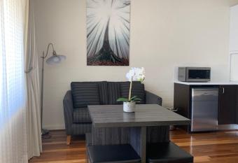 Blazing Stump Motel & Suites has rooms with a private hot tub