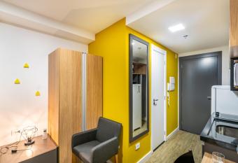 Home Sweet - Studio Central- AYN002 allows 18 year olds to book a room