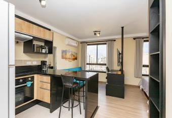 Moderno e Tranquilo - Studio no Centro - AYN031 allows 18 year olds to book a room