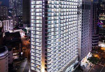 Youngmu Parade Hotel has Balcony rooms