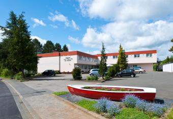 Seehotel am Stausee allows 18 year olds to book a room