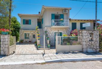 Avelia Pink has Balcony rooms